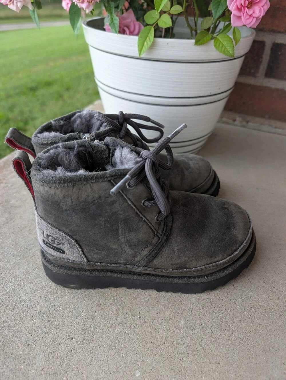 🥰EUC UGG Australia Neumel II Waterproof Lace Up Suede/Sherpa Ankle Boots, 12K
